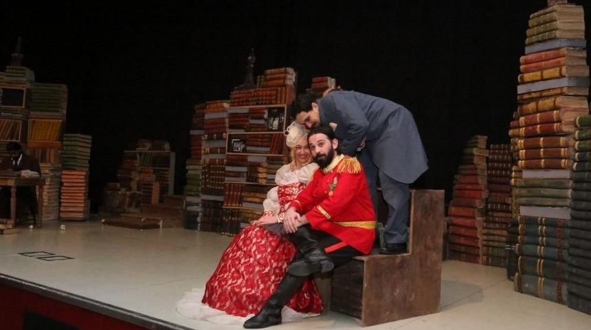 Tiyatro Severler Gkm&rsquo;yi Doldurdu