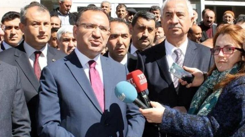 Bakan Bozdağ: Alman Gazeteleri T&uuml;rk&ccedil;e Manşetlerle 'hayır' &Ccedil;ıkması I&ccedil;in B&uuml;y&uuml;k &Ccedil;aba G&ouml;steriyor