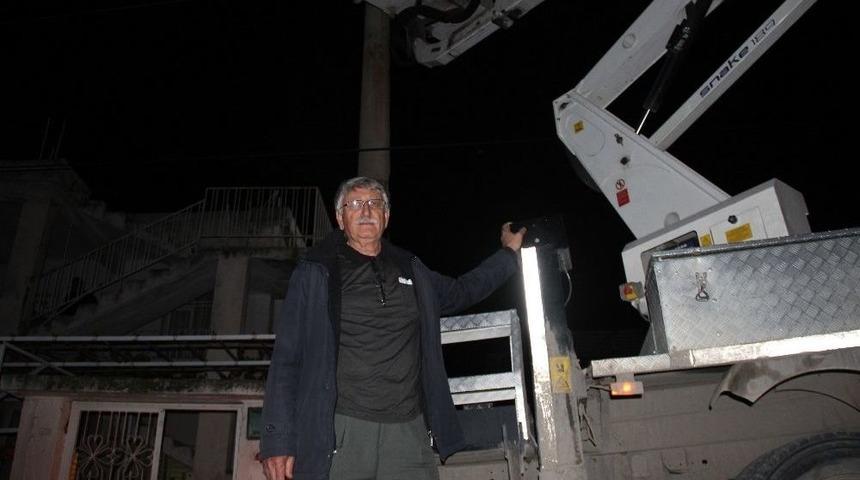 Kendini Mahallesine Adayan Muhtar