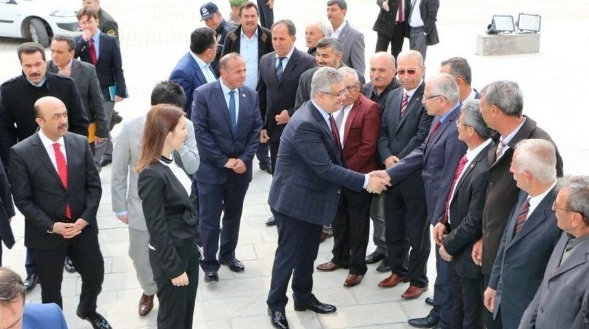 Vali Pekmez Sarıyahşi İl&ccedil;esini Ziyaret Etti