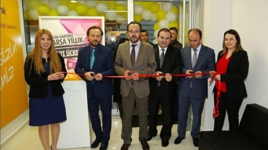 Adü’de Vakıfbank Şubesi Hizmete Açıldı