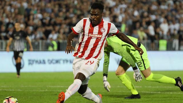Emmanuel Emenike futbolu bırakıyor iddiası