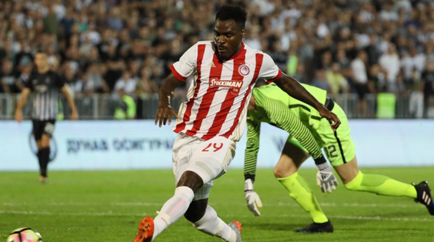 Emmanuel Emenike futbolu bırakıyor iddiası