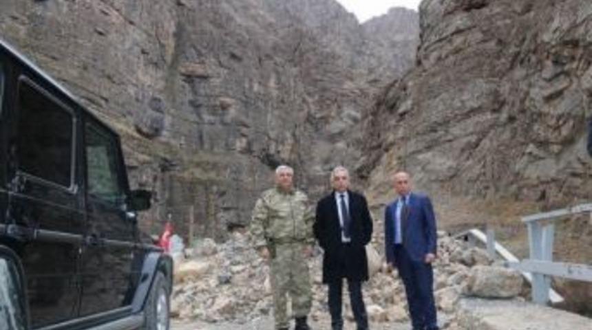 Vali Toprak Şine K&ouml;pr&uuml;s&uuml; B&ouml;lgesini Ziyaret Etti