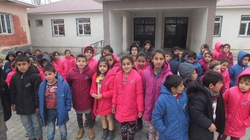 &Uuml;cretli &Ouml;ğretmenden &Ouml;rnek Davranış