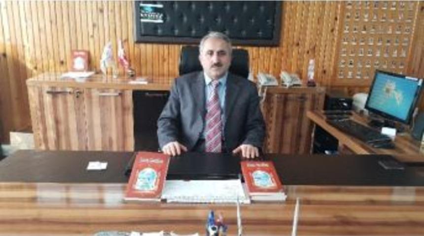 Okul M&uuml;d&uuml;r&uuml; "sana Geldim"i Yazdı