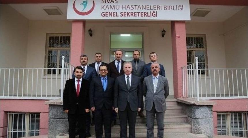 Vali G&uuml;l, Sağlık &Ccedil;alışmaları Hakkında Bilgi Aldı