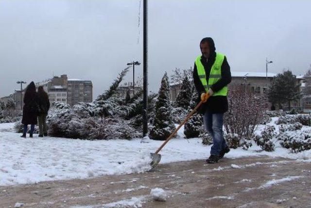 Sivas'ta Kar Yağışı Etkili Oldu