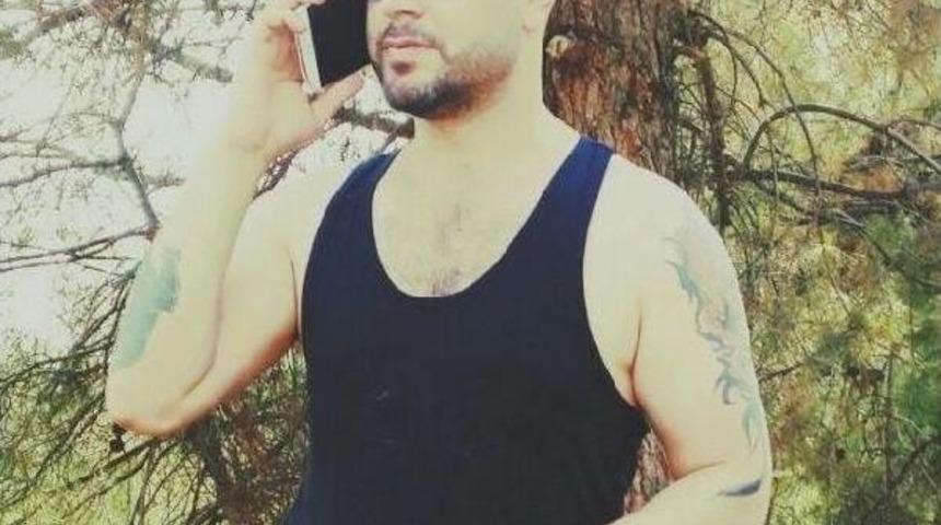 7 Katlı Binanın &Ccedil;atısından &Ouml;l&uuml;me Atladı