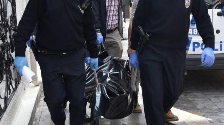 G&uuml;rc&uuml; Turist, Otel Odasında &Ouml;l&uuml; Bulundu