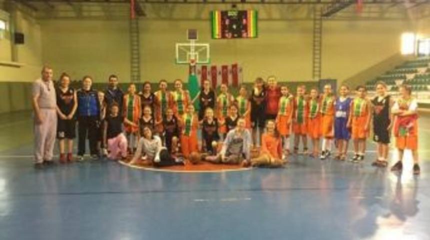 Marmaraereğlisi Belediye Spor Kul&uuml;b&uuml; K&uuml;&ccedil;&uuml;k Kız Basketbol Takımı Şampiyonluğa Aday