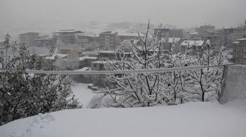Hakkari&rsquo;de Beyaz Esaret S&uuml;r&uuml;yor