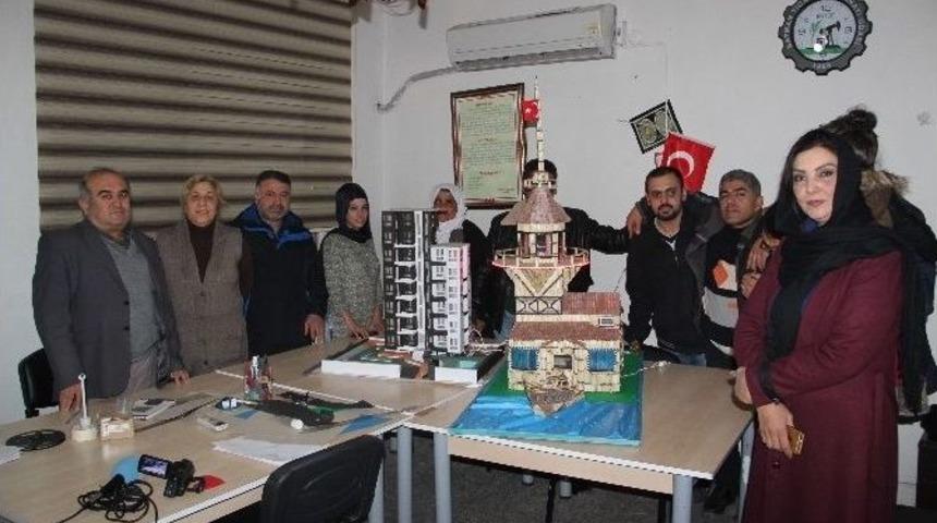 Engelliler, Sadece Fotoğraflarını G&ouml;rd&uuml;kleri Kız Kulesi&rsquo;nin Maketini Yaptı