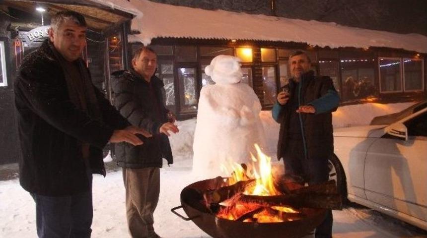 Kartepe&rsquo;de Kar Kalınlığı 40 Santimetreye Ulaştı