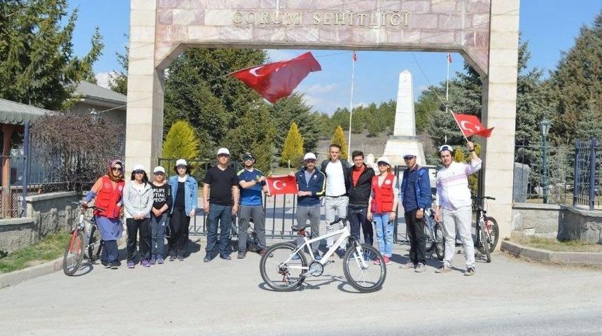 G&ouml;n&uuml;ll&uuml; Gen&ccedil;lerden &Ccedil;evre Temizliği