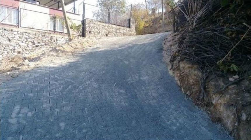 Dereköy Mahallesi Yazın Tozdan, Kışın Çamurdan Kurtuldu