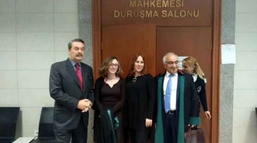 - Tiyatrocu J&uuml;lide Kural'a 1 Yıl 3 Ay Hapis Cezası