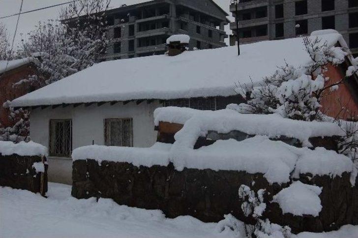 Bitlis’te Yarım Metreye Kar Yağdı G3