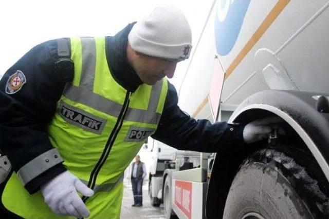 Bolu Dağı'nda Kış Lastiği Denetimi