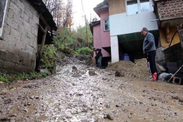 Zonguldak- Ankara Yolunda Heyelan Ulaşımı Aksattı