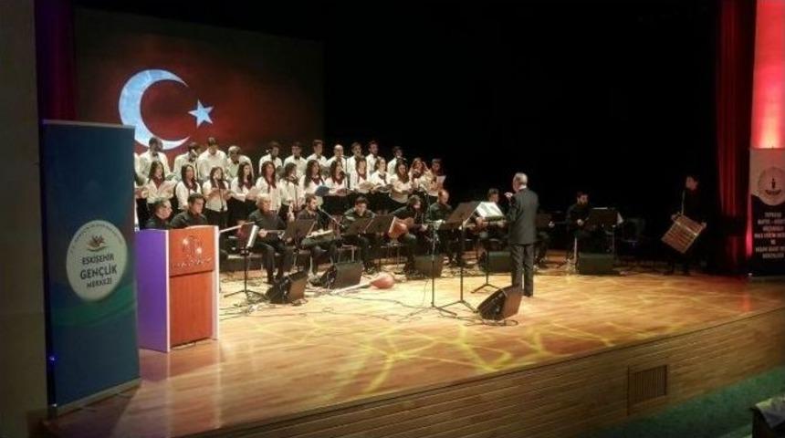 Gen&ccedil;lik Merkezlerinden T&uuml;rk Halk M&uuml;ziği Konseri