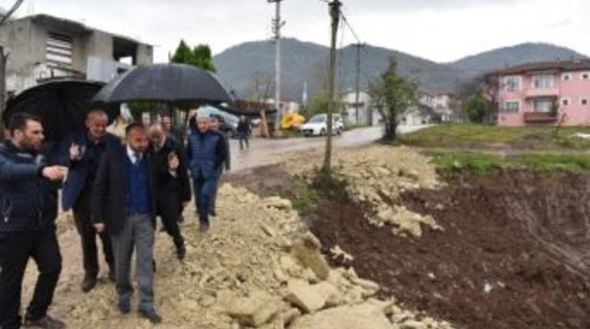 Başkan &Uuml;z&uuml;lmez, Cami İnşaatında İncelemelerde Bulundu