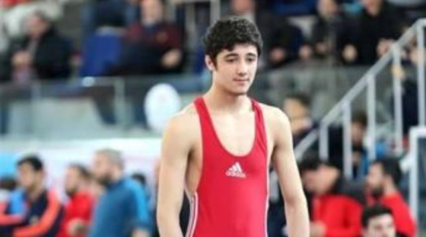 Furkan Oğur G&uuml;reşte T&uuml;rkiye 3&rsquo;&uuml;nc&uuml;s&uuml; Oldu