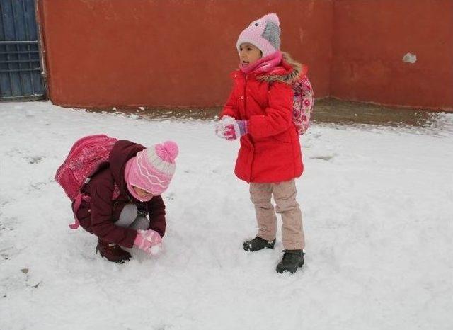 Başkale&rsquo;de Kar Yağışı 3