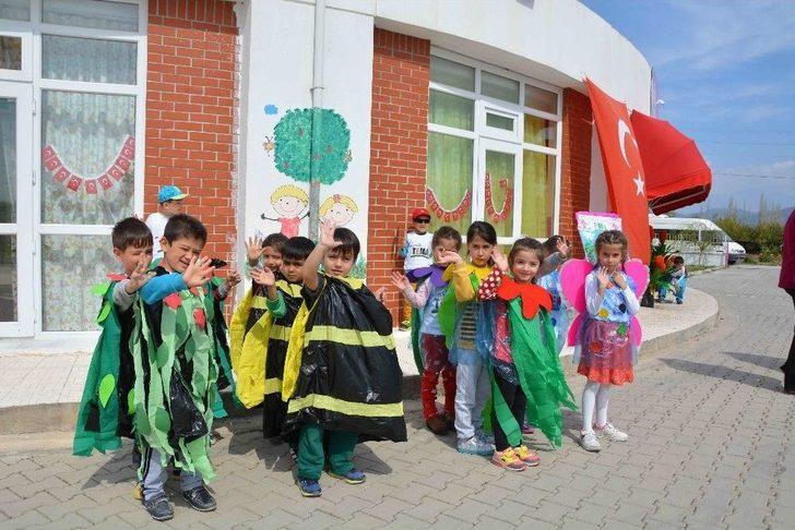 Ortaca’da Minik Öğrenciler Fidan Dikti G1