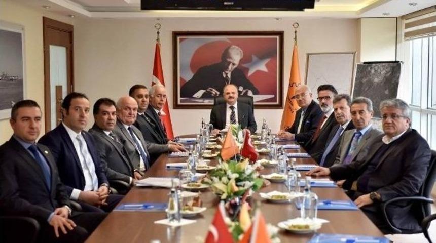 Mtsob M&uuml;teşebbis Heyeti, Vali &Ccedil;akacak Başkanlığında Toplandı