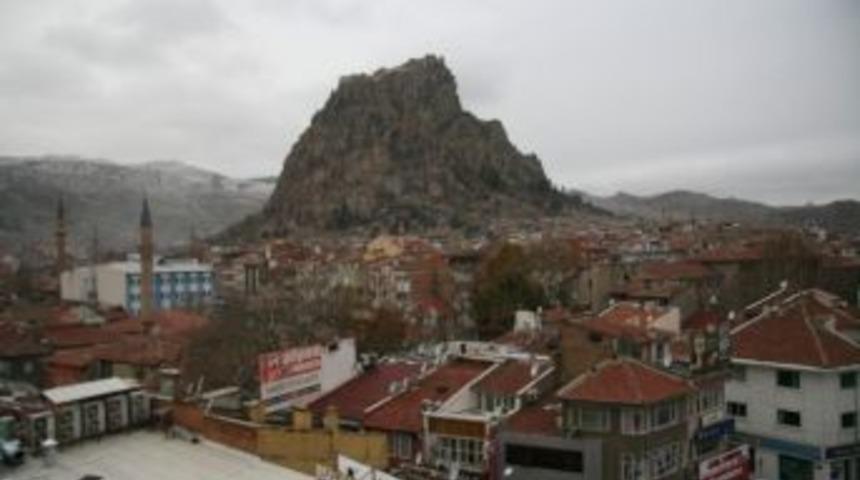 Afyonkarahisar&rsquo;a Yılın İlk Karı D&uuml;şt&uuml;