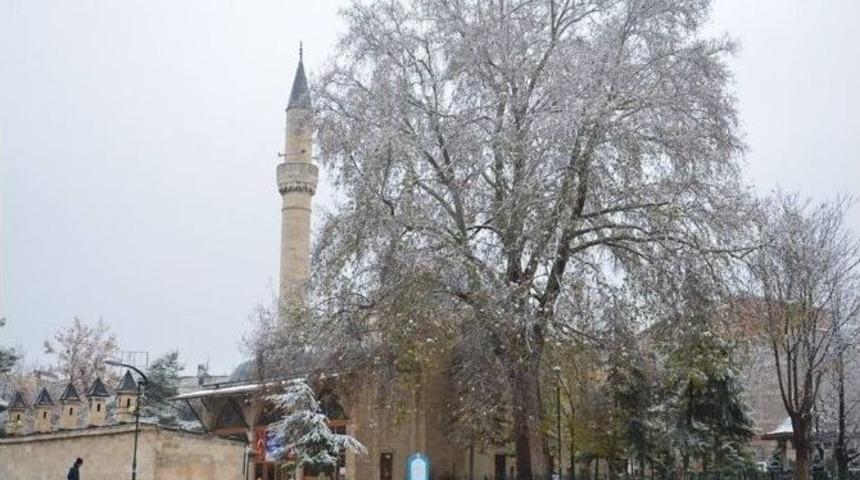 Karaman&rsquo;a Mevsimin İlk Karı D&uuml;şt&uuml;