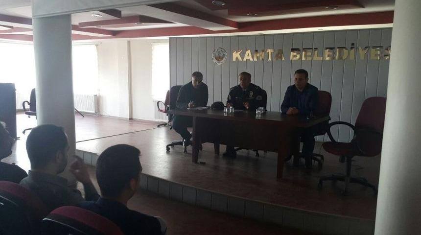 İnternet Kafe İşletmecileri İle Bilgilendirme Toplantısı Yapıldı