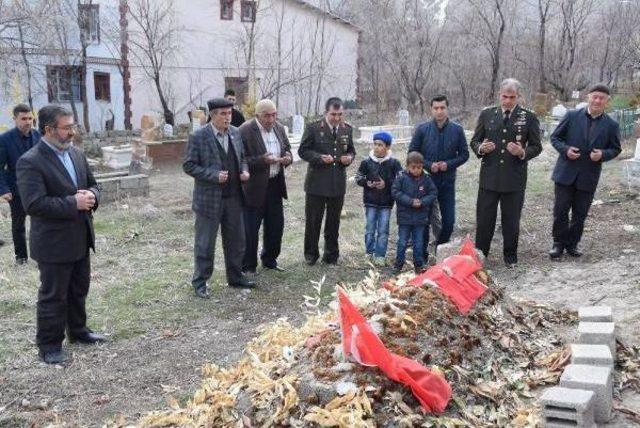 El Bab Şehidinin Ailesine 'şahadet Belgesi' Verildi