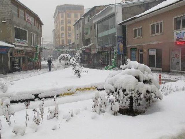 Doğu'da 500 Köy Yolu Kardan Kapalı