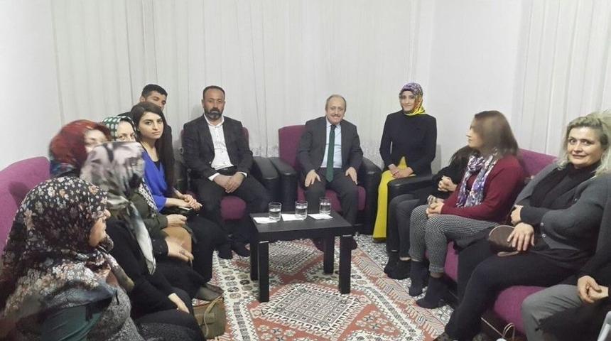 Ak Parti&rsquo;de Referandum &Ccedil;alışmaları S&uuml;r&uuml;yor