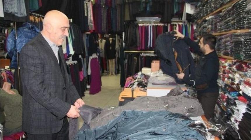 Elazığ&rsquo;da &rsquo;kar&rsquo; Yağışı Esnafın İşini A&ccedil;tı