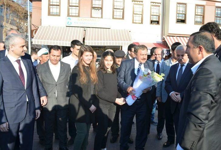 Bakan Eroğlu: "’hayır’ Demek İçin Hiçbir Gerekçe Yok" G1