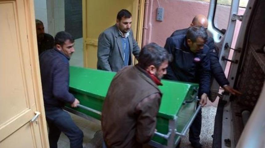 Kızını Vermeyen  Dayısını Vurup Intihar Etti