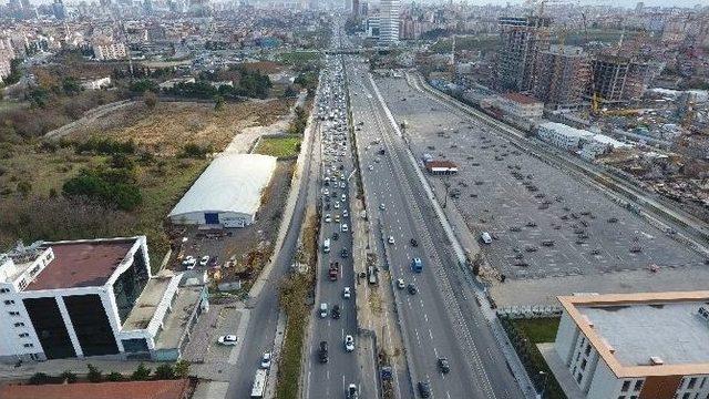 İbb’nin Yol Çalışması Nedeniyle Kilitlenen Trafik Havadan Görüntülendi