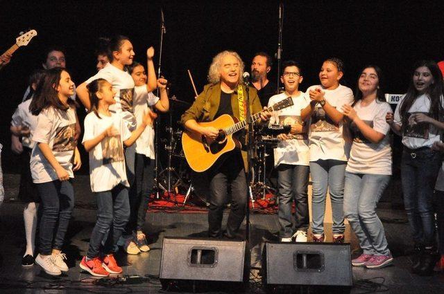 Yeni Türkü, Gebze’de Çocuklarla Unutulmaz Bir Konser Verdi