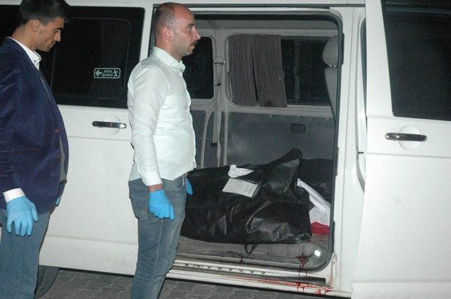 Kozan’da 5 Kişinin Öldüğü Aile Katliamında, Cenazeler Adlı Tıp’a Getirildi