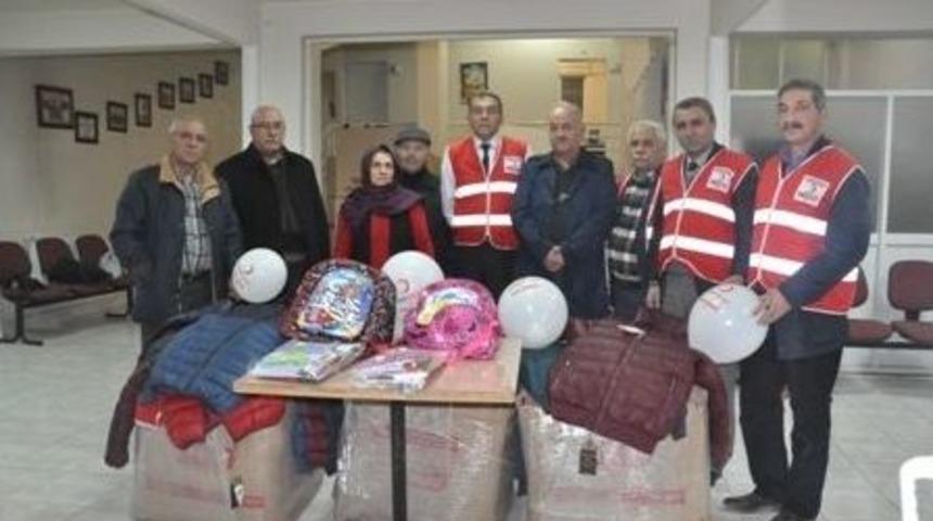 Kızılaydan &Ouml;ğrencilere Yardım