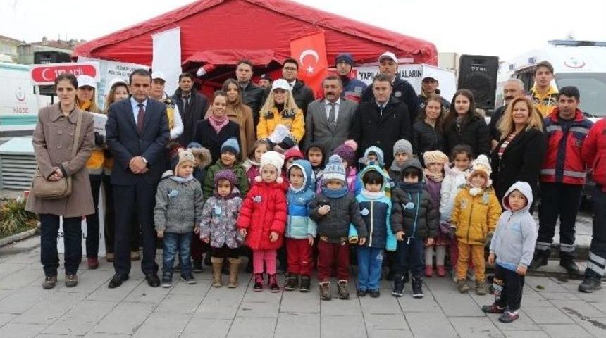 Niğde 112 Acil Servis Ekipleri &ldquo;yaşama Yol Ver" Projesinin İkinci Tanıtım Standını A&ccedil;tı