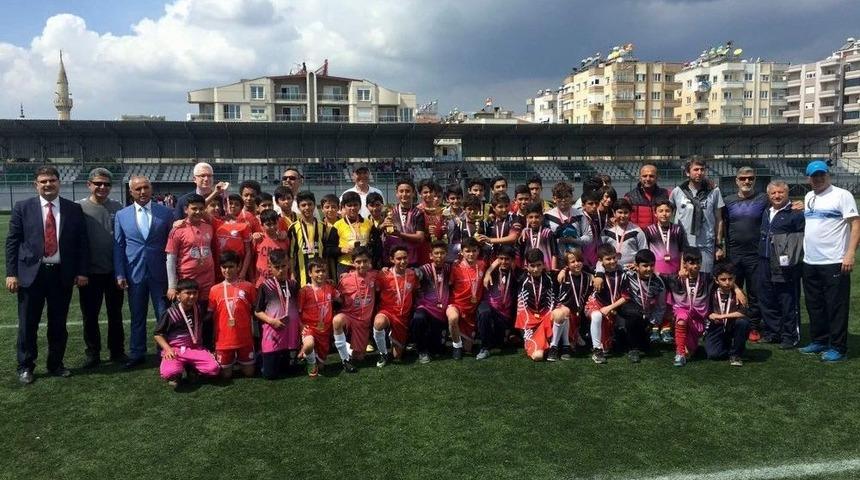 Gazipaşa Ortaokulu Futbolda İl Birincisi Oldu