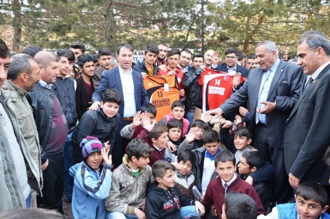 Ke&ccedil;i&ouml;ren Belediyesinden Bulanık İl&ccedil;esinde Dev Yardım