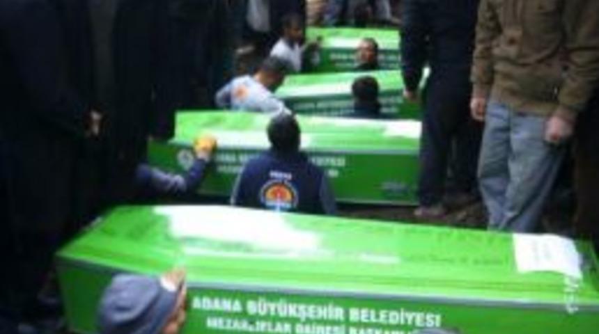 Okumak I&ccedil;in Ayrıldıkları K&ouml;ylerine Cenaze Aracıyla Getirildiler