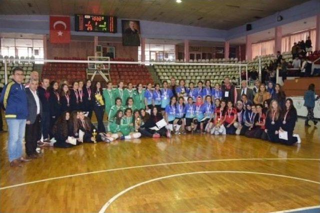 Gaziantep Kolej Vakfı Liselerinin Voleybol Başarısı