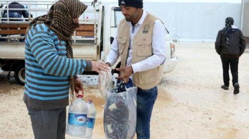 İhh&rsquo;Dan Kamplara Yerleşen Suriyelilere Yardım