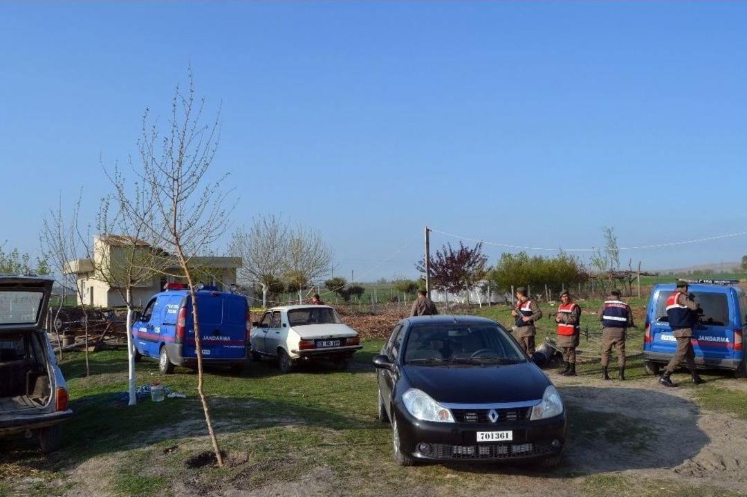 Katliam Evinden Geriye Askıda Asılı &Ccedil;amaşır Ve K&uuml;&ccedil;&uuml;kbaş Hayvanlar Kaldı